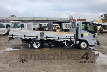 Isuzu 2025   NLR Table Top