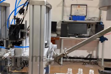 Automatic Cap Feeding and Capping Machine with Vibratory Bowl