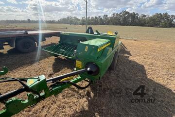 John Deere 348 Small square baler