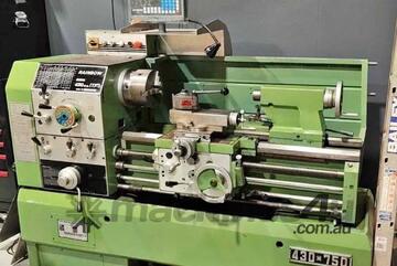 TAKANG CENTRE LATHE - MODEL 430 X 750 - Excellent