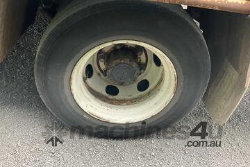 Isuzu   FRR600 Curtainsider