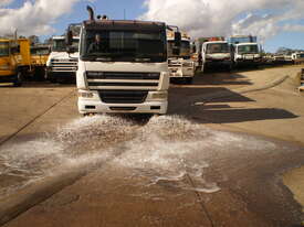 8x4 water tanker - low kilometres - picture0' - Click to enlarge