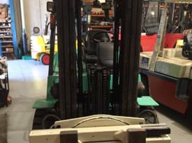 Mitsubishi 4 tonne diesel container mast forklift - picture0' - Click to enlarge