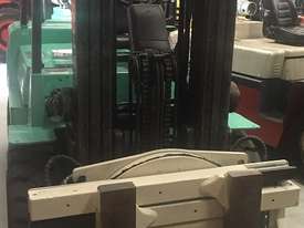 Mitsubishi 4 tonne diesel container mast forklift - picture1' - Click to enlarge