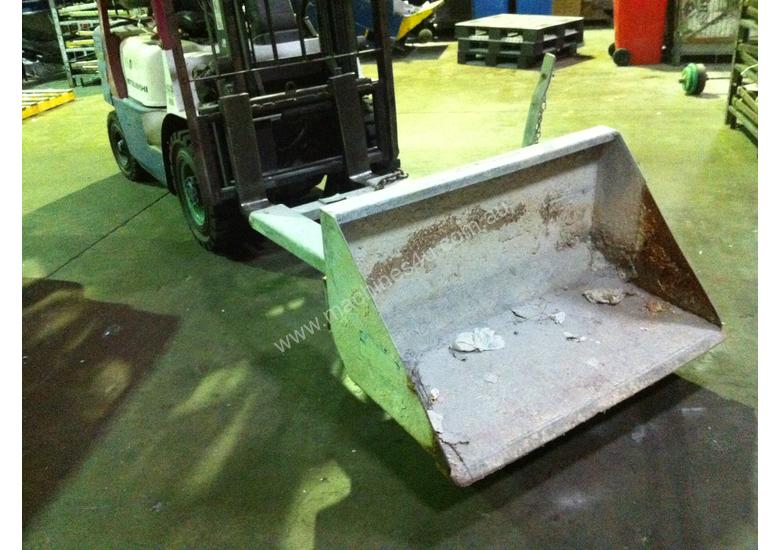 Used east west engineering Forklift bucket Loader Buckets in , Listed