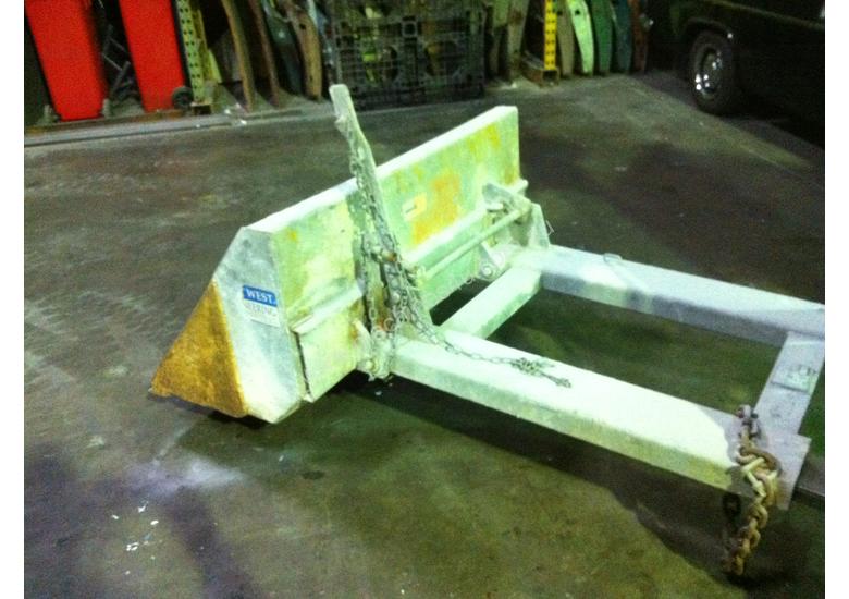Used east west engineering Forklift bucket Loader Buckets in , Listed