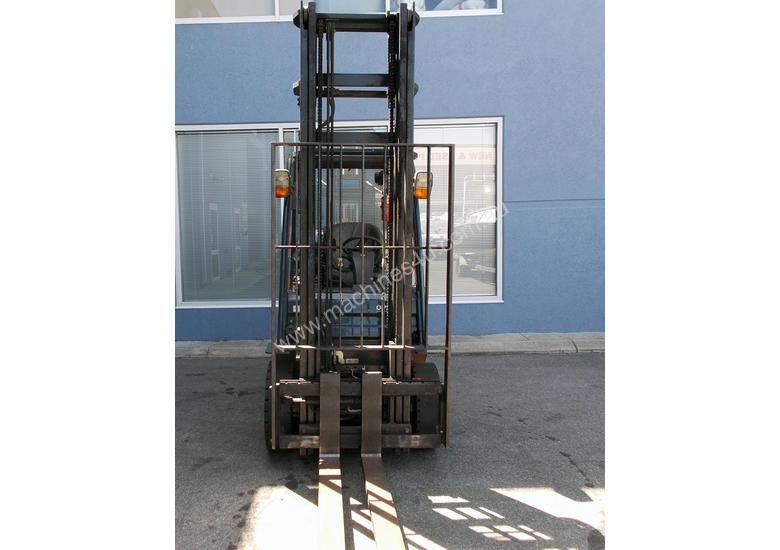 caption Used Toyota 2500 kg Forklift