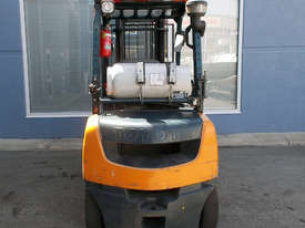 Used Toyota 2500 kg Forklift - picture1' - Click to enlarge