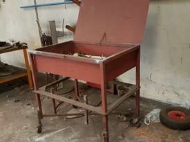 Steel tool box on wheels - picture0' - Click to enlarge