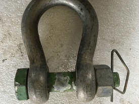 Bow Shackle 4.75 Ton 0.75 Holland Rigging Equipment - picture0' - Click to enlarge