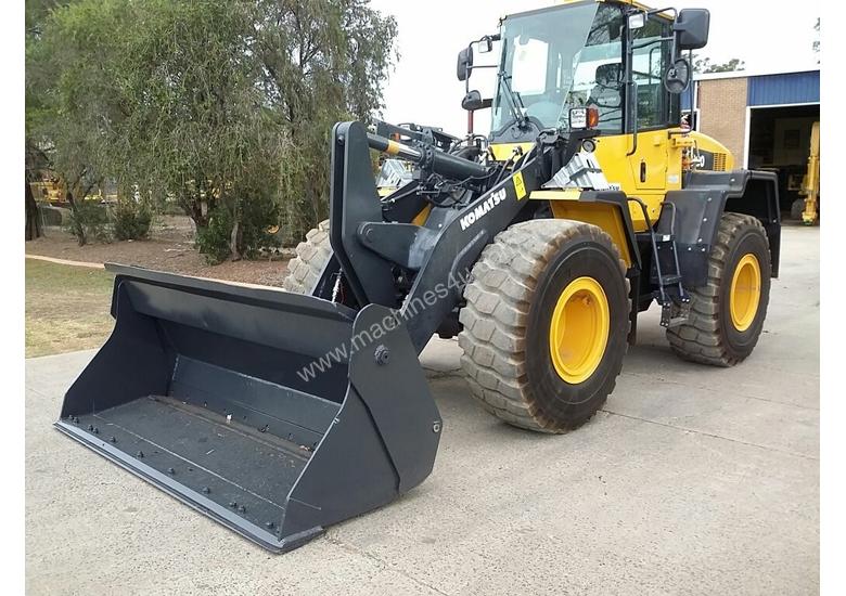 caption Komatsu WA200 Loader/Tool Carrier Loader
