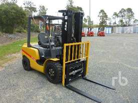 TEU FD30T Forklift - picture1' - Click to enlarge