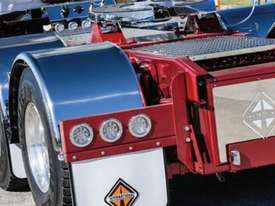 International ProStar Day & Extended Cab - picture0' - Click to enlarge