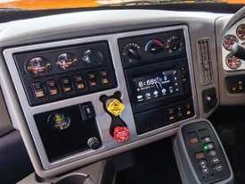 International ProStar Day & Extended Cab - picture1' - Click to enlarge