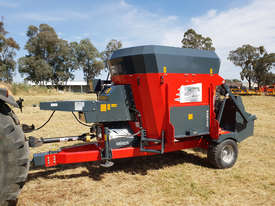FARMTECH TDYKM-4.0 VERTICAL FEED MIXER (4.0M3) - picture0' - Click to enlarge