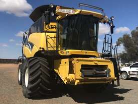 New Holland CR970 Header(Combine) Harvester/Header - picture0' - Click to enlarge