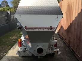 Flowcrete concrete pump trailer line pump - picture0' - Click to enlarge