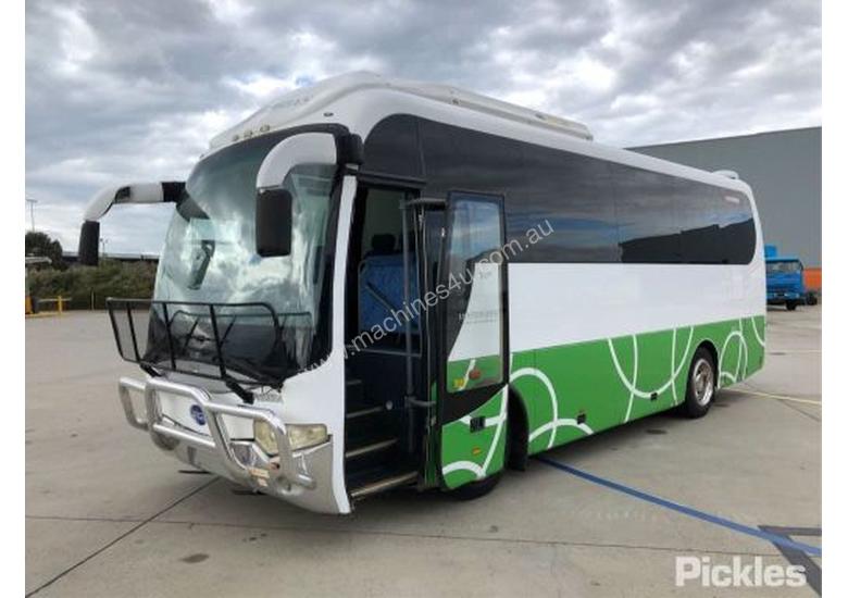 caption 2007 Bus & Coach International JXK6830