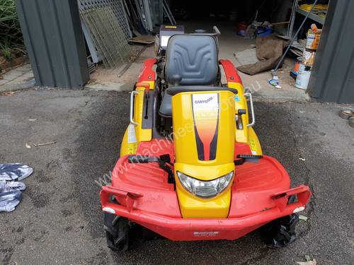  Razorback CMX 1402 AWD mower, Barely used, only 16 hours,