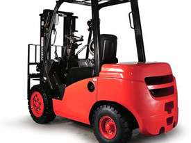 CPCD50-100T8 DIESEL FORKLIFT - picture0' - Click to enlarge