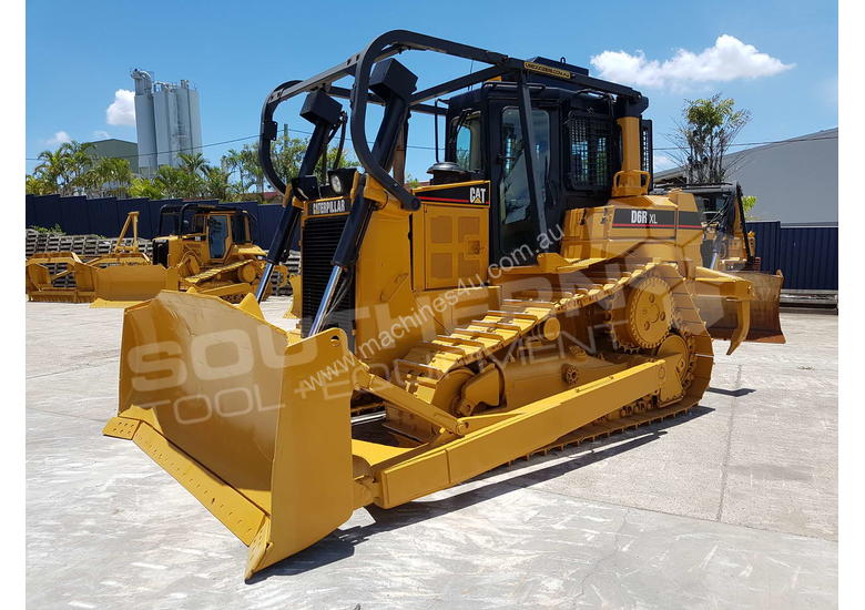 caption CATERPILLAR D6R XL Bulldozer SU Blade DOZCATRT