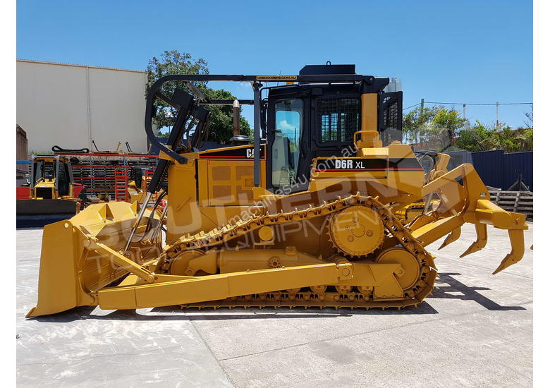 caption CATERPILLAR D6R XL Bulldozer SU Blade DOZCATRT