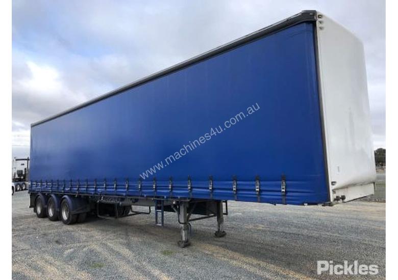 caption 2006 Maxitrans ST3