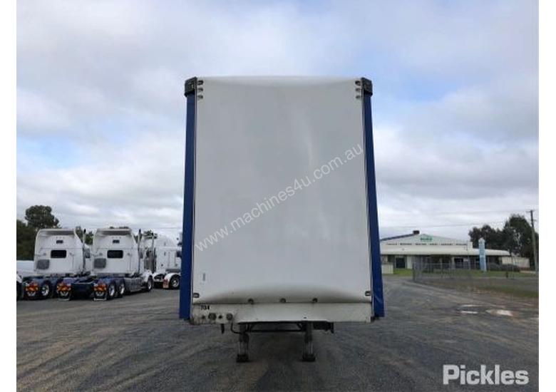 caption 2006 Maxitrans ST3
