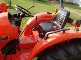 kubota 2015 L3200D tractor with loader - picture2' - Click to enlarge