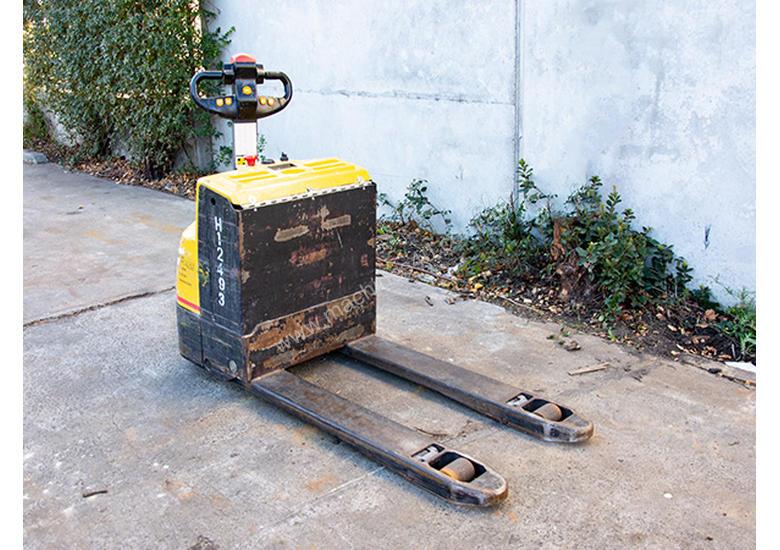 caption 2.0T Battery Electric Pallet Truck
