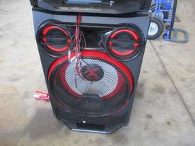 LG CK99 Xboom Hi-fi System - picture1' - Click to enlarge