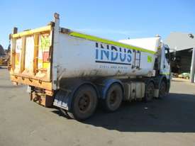 2004 MACK QANTUM QH788RS TIPPER - picture2' - Click to enlarge