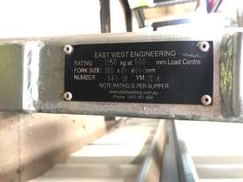 Forklift Slippers Class 1 1800mm 2500kg SWL East West Engineering FE1-18 Demo Stock - picture2' - Click to enlarge