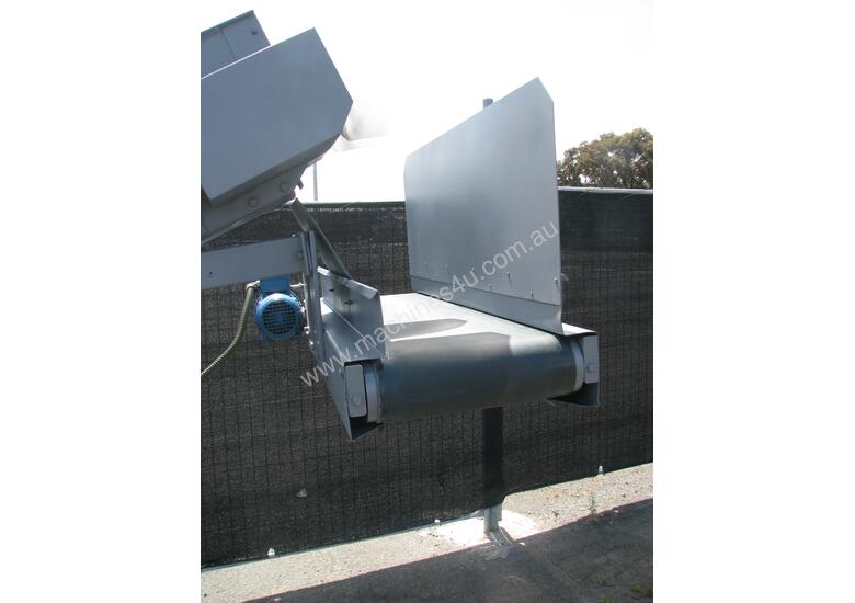 caption Large Incline Motorised Belt Conveyor - 3.8m long