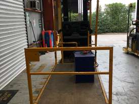 0.3T Battery Electric Order Picker - picture0' - Click to enlarge