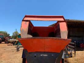 Kuhn 1860 Feed Mixer Hay/Forage Equip - picture1' - Click to enlarge