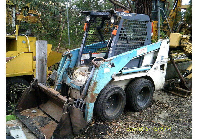 caption 4SDK-5 Toyota , 4in1 bucket , good condition