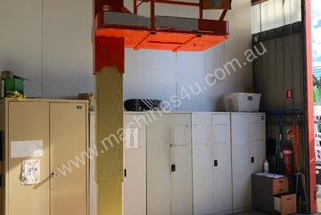 JLG 1230ES Electric Vertical Man Lift   JLG 1230ES Electric Vertical Man Lift