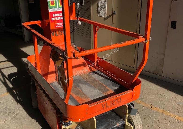 USED JLG 1230ES Electric Vertical Man Lift image 4