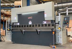 3200mm x 6mm Guillo & 3200 x 135t Pressbrake & Guillotine combo.