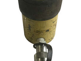Enerpac General Purpose Hydraulic Cylinder, 25T, 232 kN Capacity, 50 mm Stroke, RC252 - picture0' - Click to enlarge