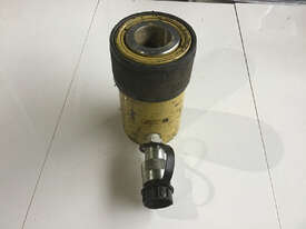 Enerpac General Purpose Hydraulic Cylinder, 25T, 232 kN Capacity, 50 mm Stroke, RC252 - picture1' - Click to enlarge