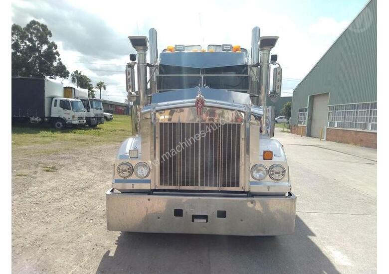 caption Kenworth T409SAR