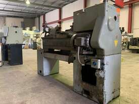Centre Lathe, 330x900mm Turning Capacity - picture2' - Click to enlarge