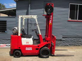 TCM/Lansing 2.5 ton Cheap Used LPG Forklift #1592 - picture0' - Click to enlarge