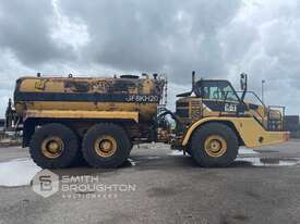 2009 Caterpillar 740 Articulated Water Cart - picture1' - Click to enlarge