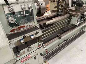 Taiwan Centre Lathe - picture0' - Click to enlarge