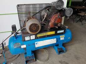 5.5 KW Piston Air Compressor - picture1' - Click to enlarge