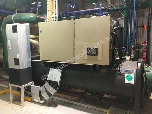 Trane RTHD 950kWr water-cooled chiller