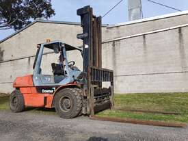 Toyota 7 tonne Fork Lift - picture1' - Click to enlarge